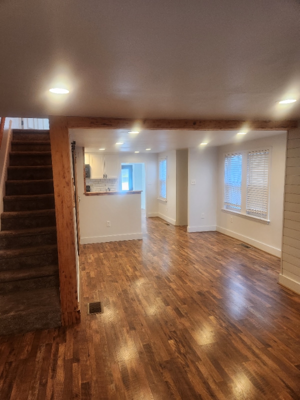 Photo - 948 W Main St