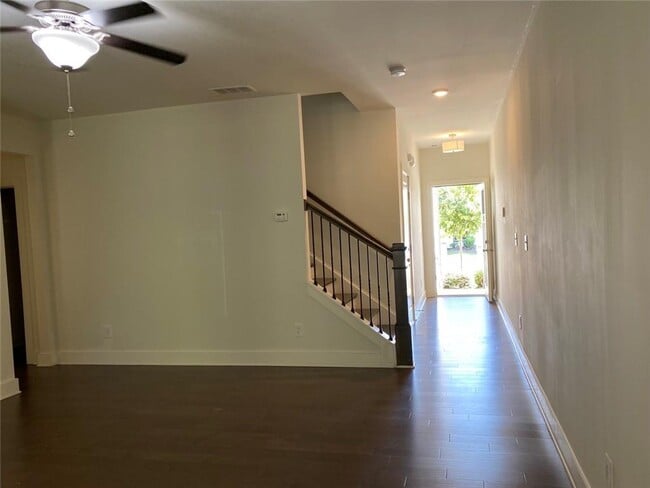 Photo - 117 Auburn Gate Ln