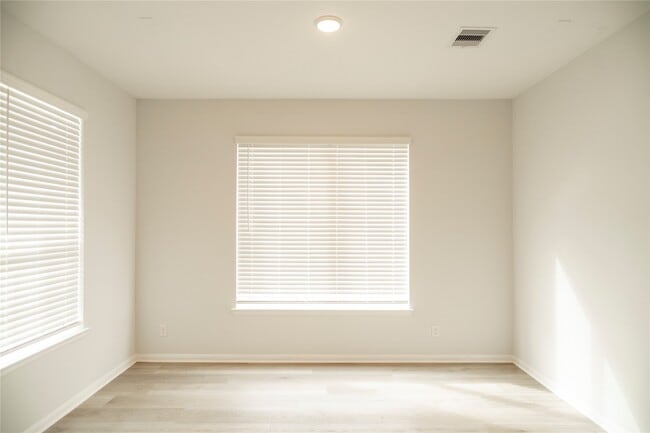 Building Photo - 208 Cambria Green Ln