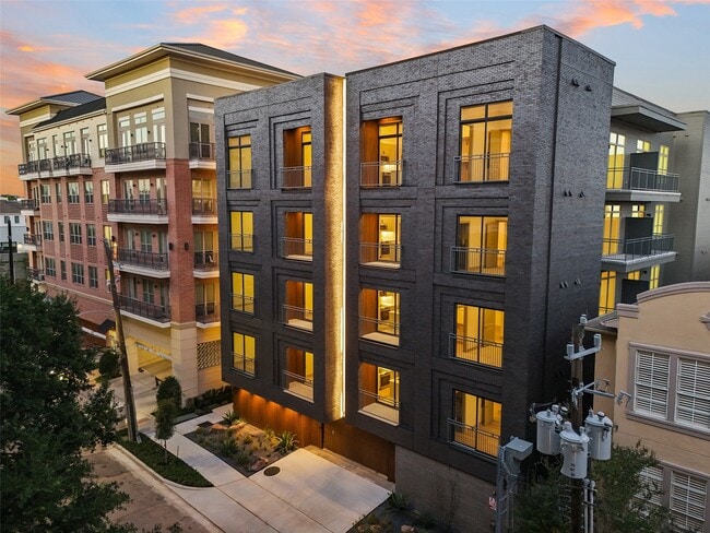 Photo - 170 Malone St Unidad 3401