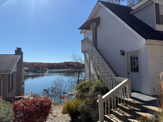 Building Photo - 282 Snyder Rd Unit 2