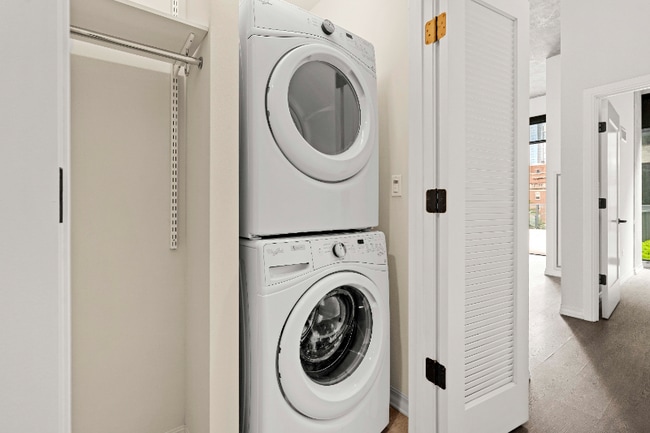 Photo - 185 W Huron St