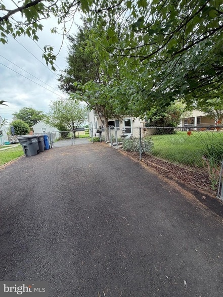 Photo - 163 Scott Dr