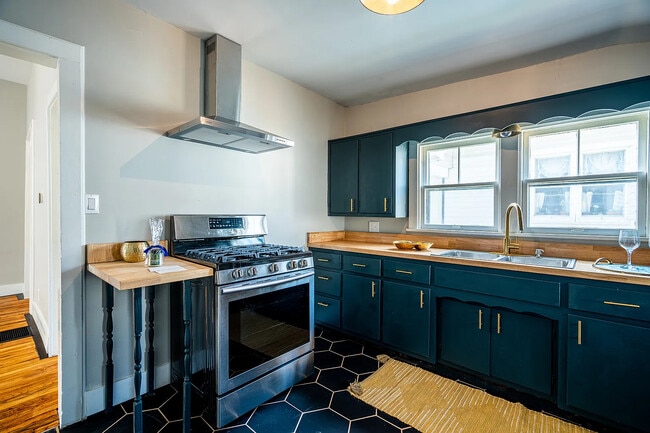 Photo - 844 River Ave