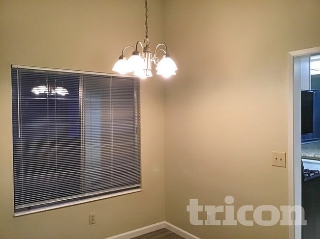 Photo - 2020 Burnside Dr