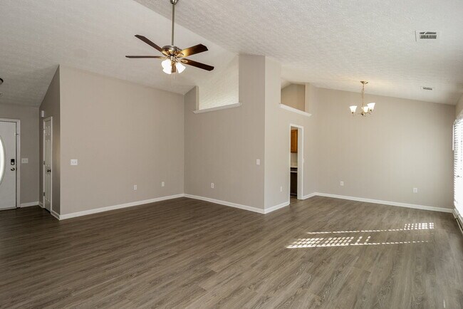 Photo - 309 Johnny Ln