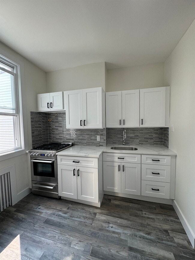 Building Photo - 411 51st St Unit 3