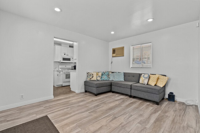 6910 Alabama Ave Unit 1