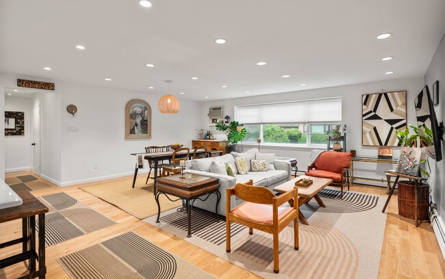 Photo - 48 Llanfair Rd Unit #7