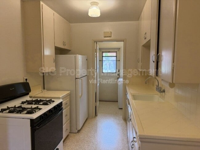 Photo - 2341 Florencita Dr W
