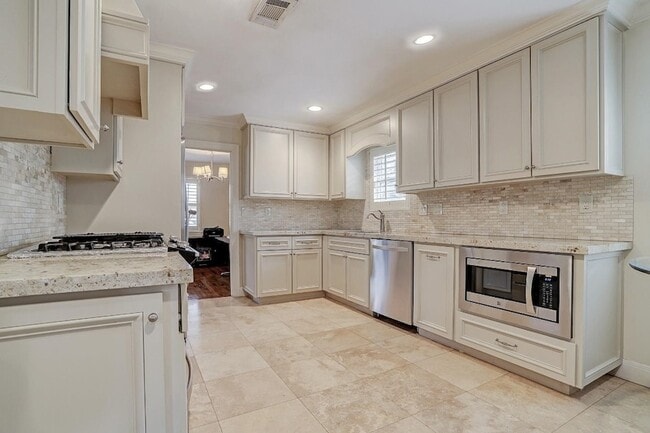 Photo - 6906 Alderney Dr