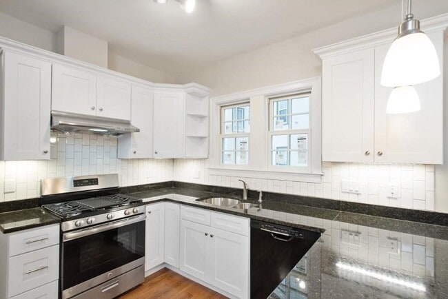 Building Photo - 15 Lanark Rd Unit 101
