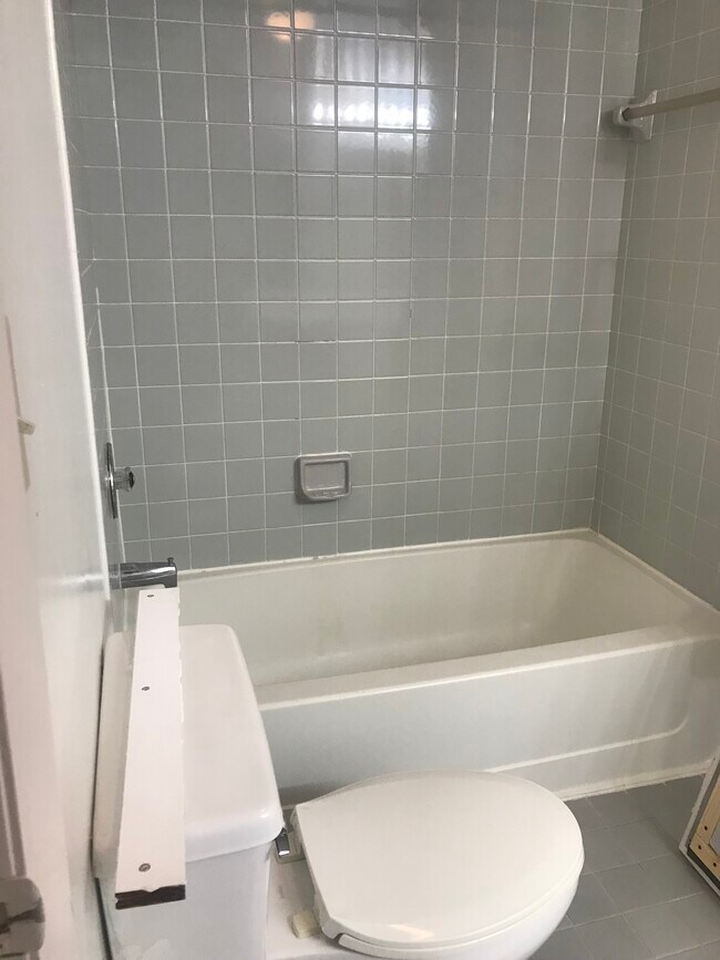 Photo - 2871 N Oakland Forest Dr Unit 209