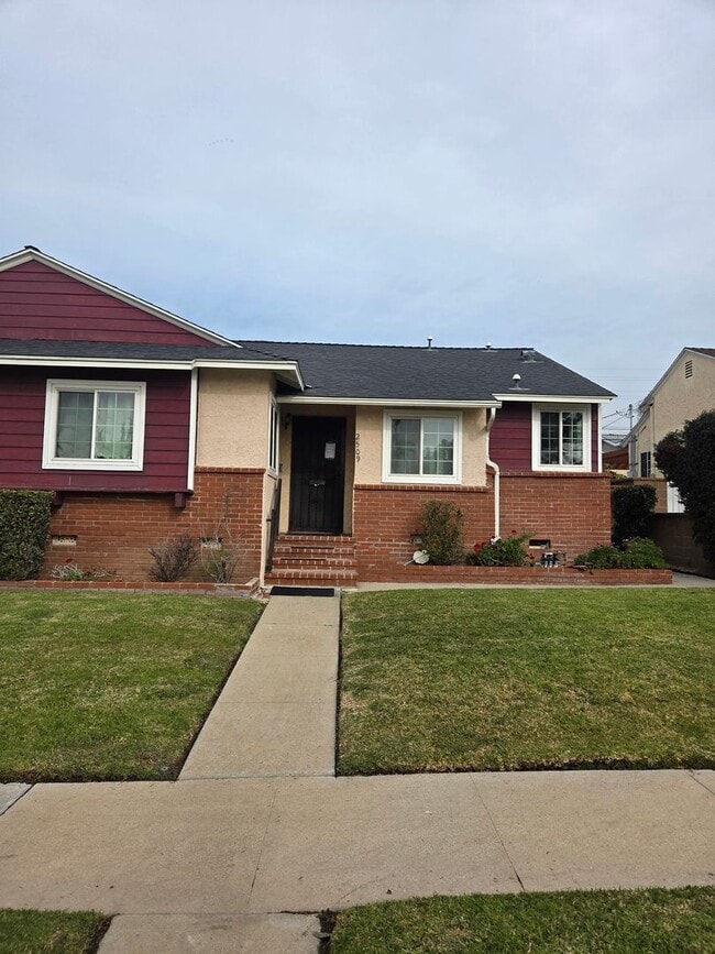 Photo - 2509 W 109th St