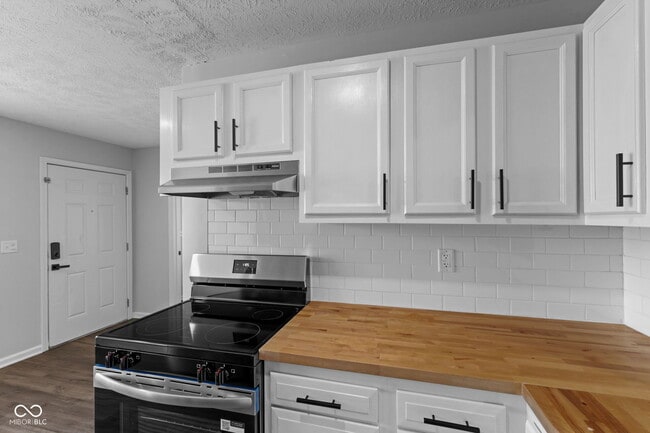 Photo - 1315 S Senate Ave