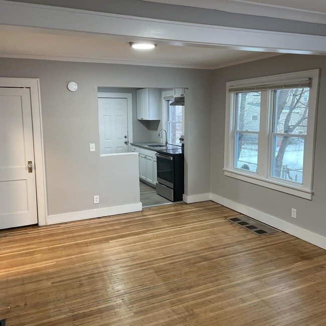 Photo - 378 Roycroft Dr