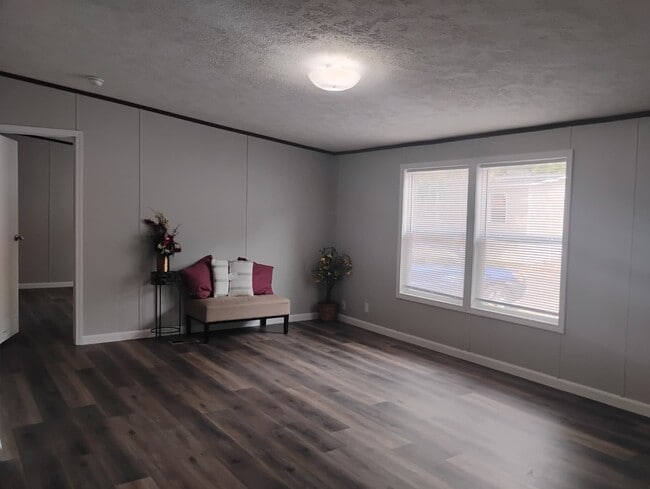 Photo - 166 Elm Dr
