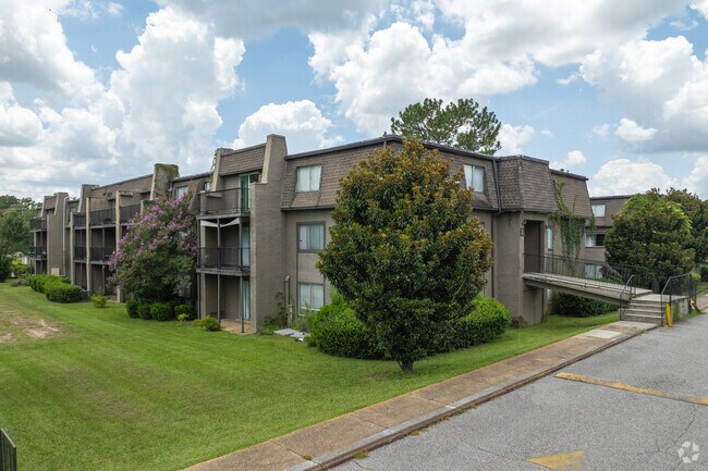 Featuring Greenery - Barrington Park Apartments
