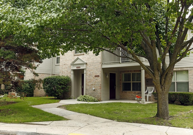 Photo - Circle Drive Commons