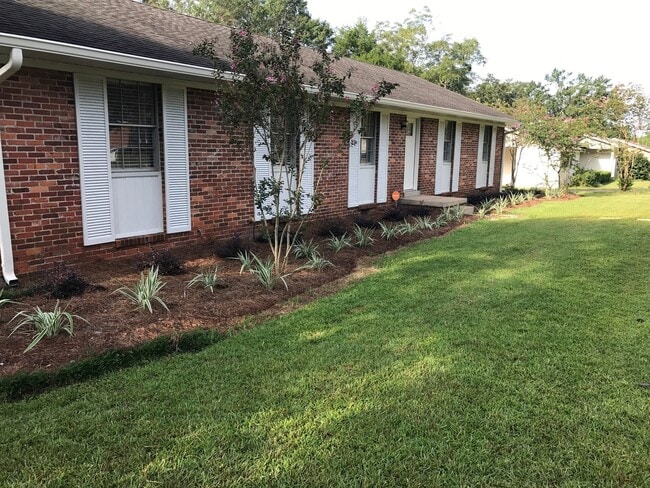 Photo - Beautiful home in quiet neighborhood