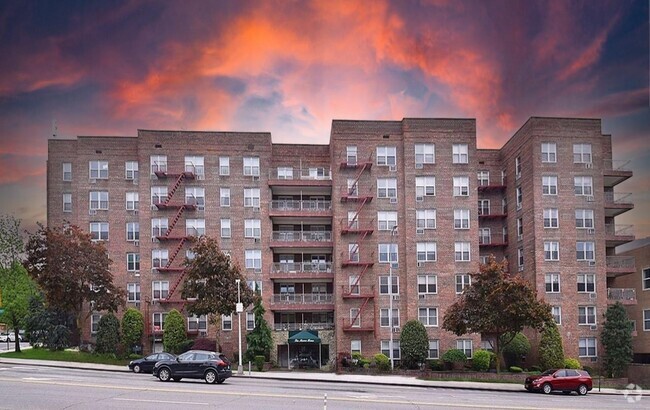 Building Photo - 241-20 Northern Blvd Unit 2F Rental