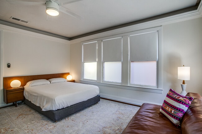 Building Photo - 600 N Montclair Ave Unit D