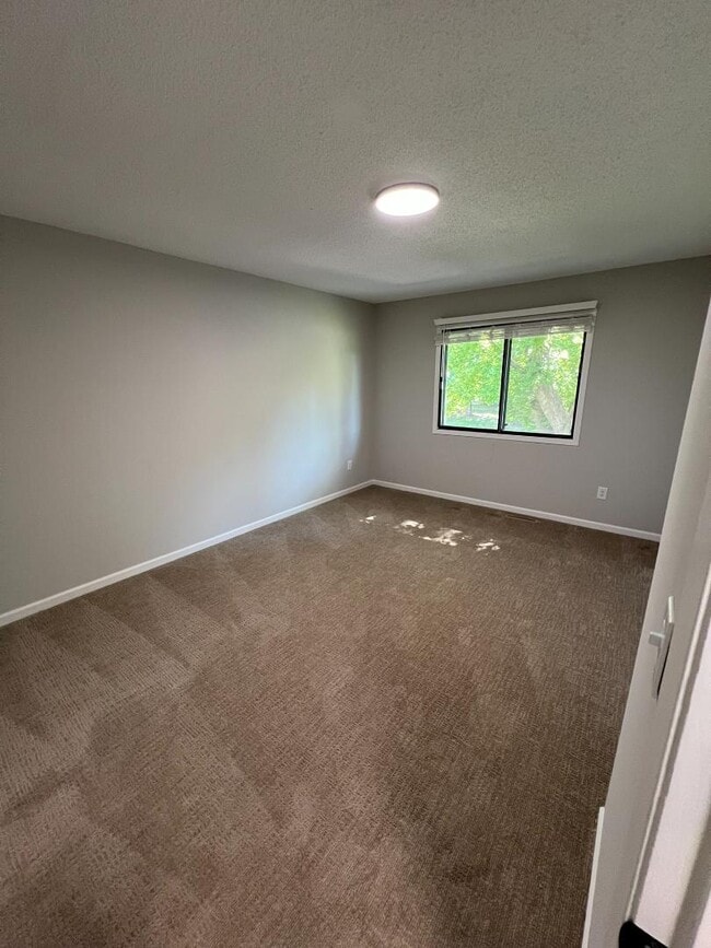 Building Photo - 2087 Bradley St Rental