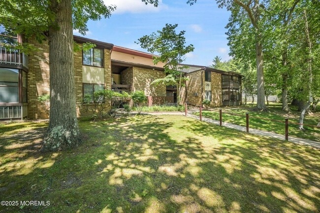 Photo - 120 Amberly Dr