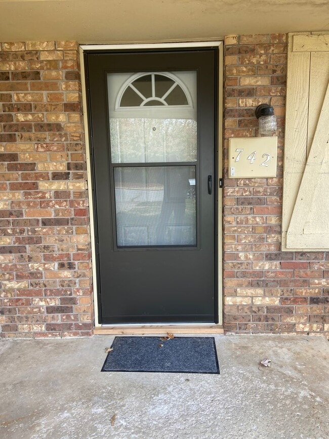 Photo - Like new, ranch home near Bass Pro, fully ...