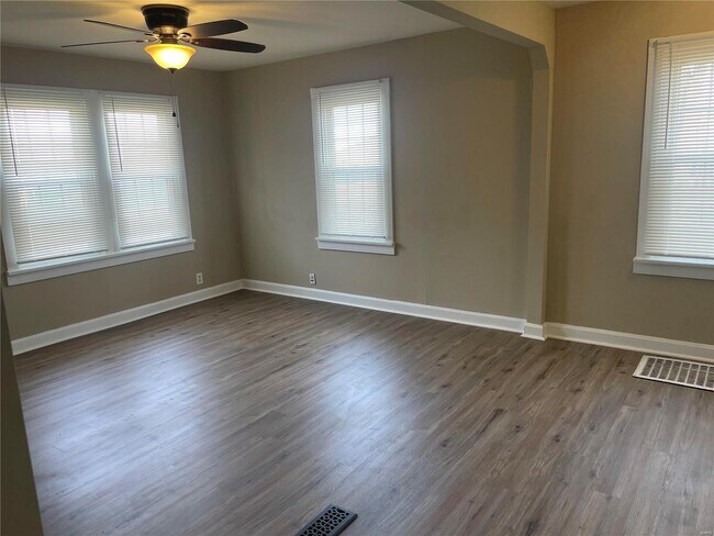 Photo - 31 Franklin Ave