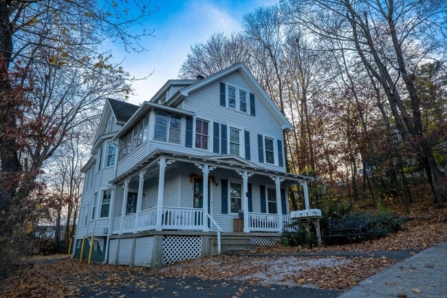 Building Photo - 128 Millville Ave Unit 2