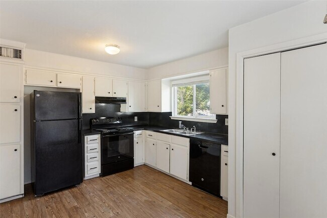 Photo - 1212 Hollow Creek Dr Unit B