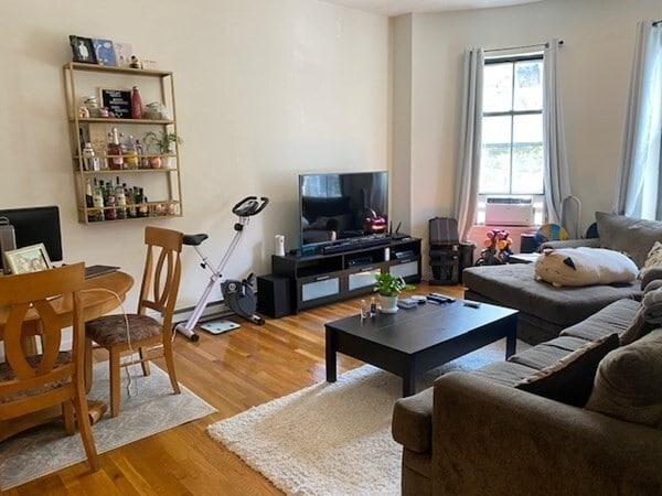 Building Photo - 102 E Brookline St Unit 2 Rental