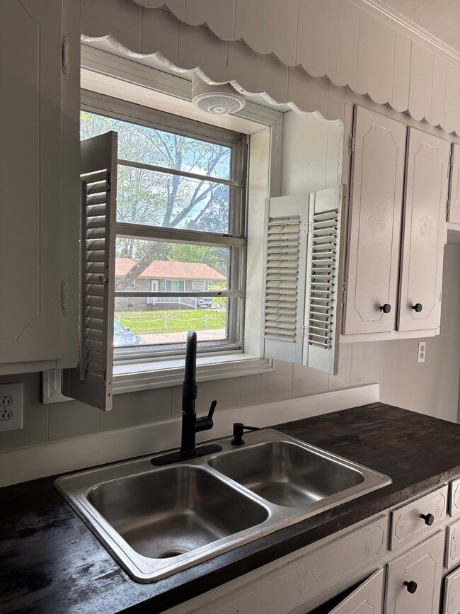 Photo - 211 Nance St