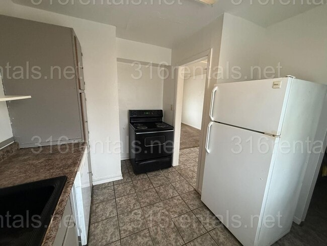 Photo - $815 - 2 bedroom/ 1 bathroom - Single Family Home
