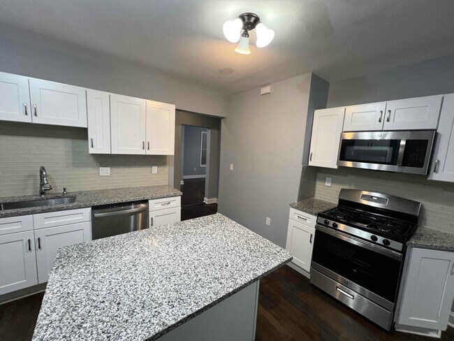 Photo - 267 Sargeant St