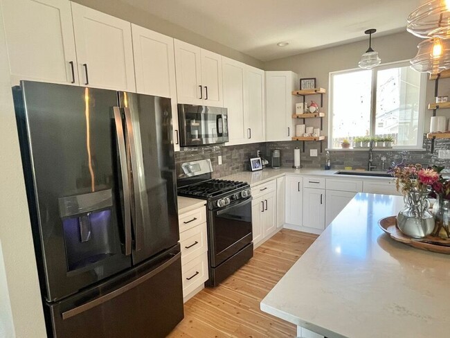 Photo - 2110 W Pikes Peak Ave