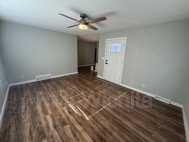 Photo - 923 N Sheridan St