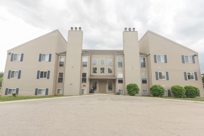 Photo - Deerwood Lake Commons Apartments