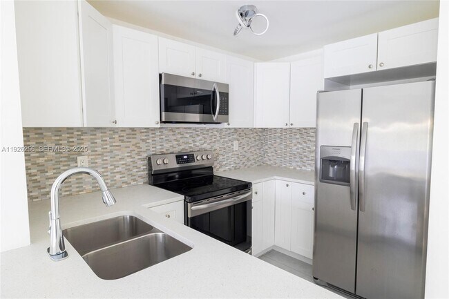 Photo - 8305 SW 72nd Ave Unidad 110A