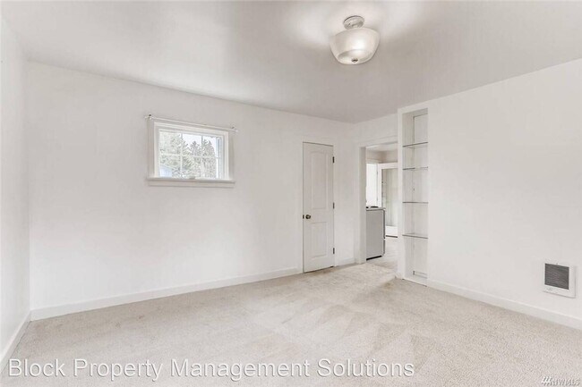 Photo - 2 br, 1 bath House - 6927 52nd Ave W