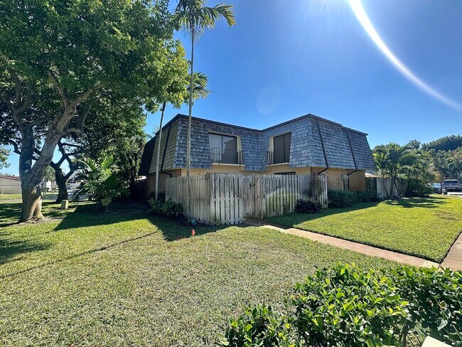 Photo - 208 Lake Arbor Dr