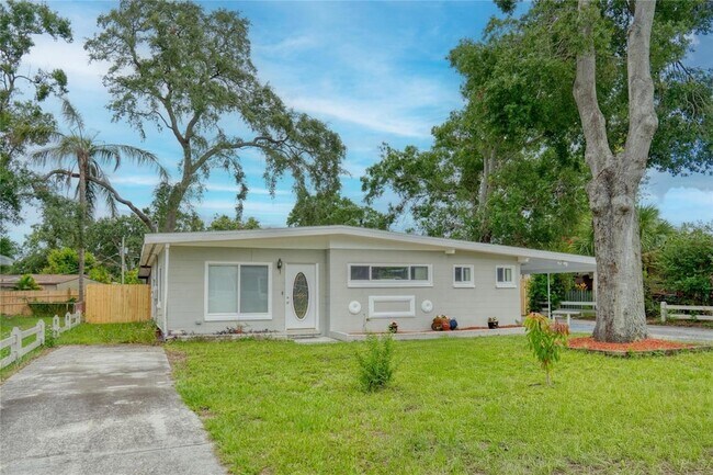 2306 W Clinton St House House - Image 