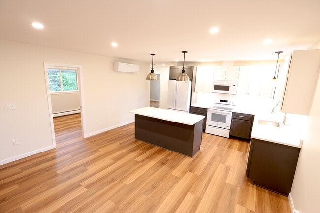 Kitchen - 6 Bennett Rd Unit A