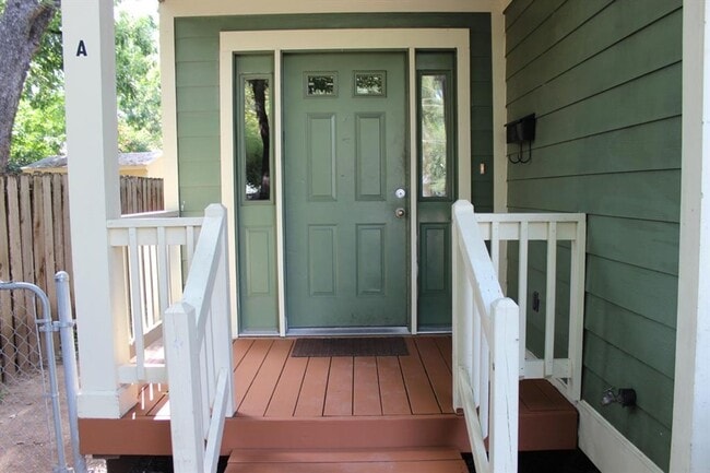 Photo - 4517 Speedway Unit #A