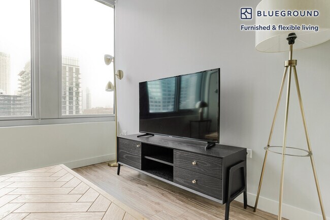 Photo - 165 N Desplaines St Unit FL10-ID1274