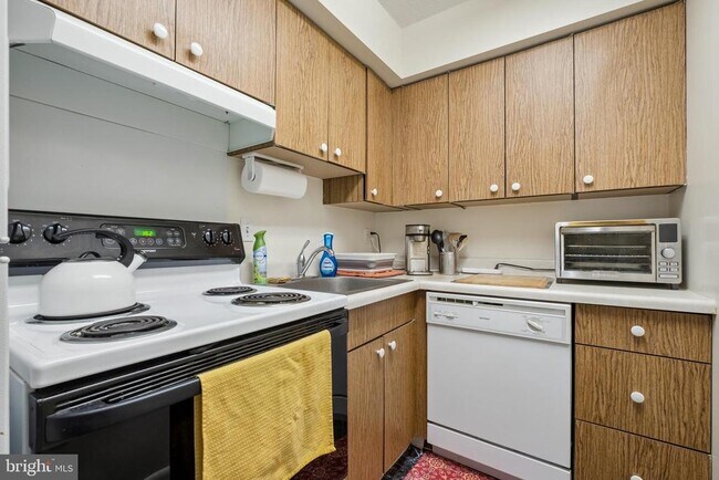 Photo - 1420 Locust St Unit 14H