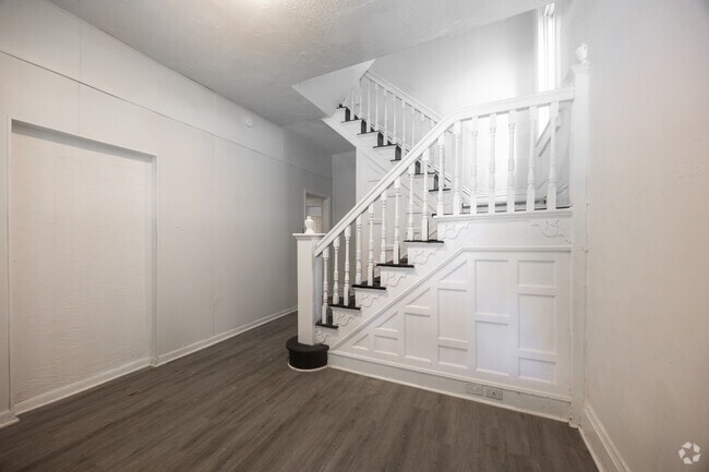 Building Photo - 508 E 9th Ave Rental