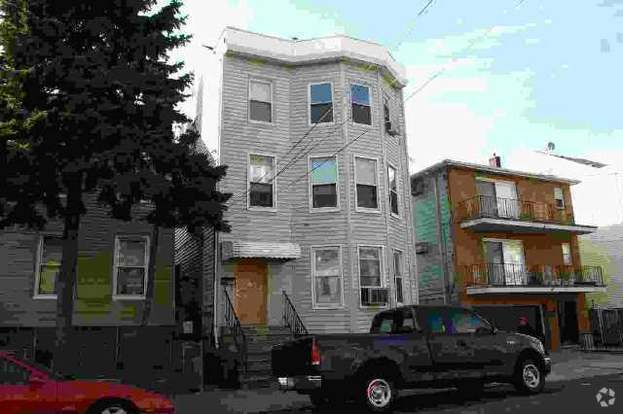 Building Photo - 61 Beacon Ave Rental