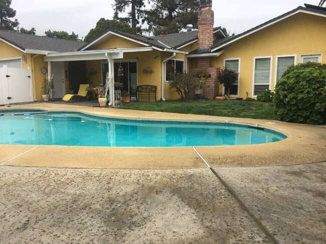 4 Bedroom 3 bath with Pool in South Davis - 4 Bedroom 3 bath with Pool in South Davis House